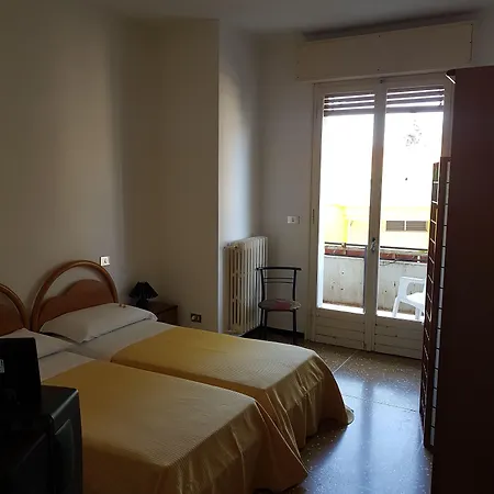 Triana E Tyche מלון