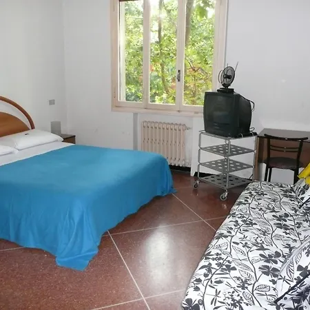 Hotel Triana E Tyche