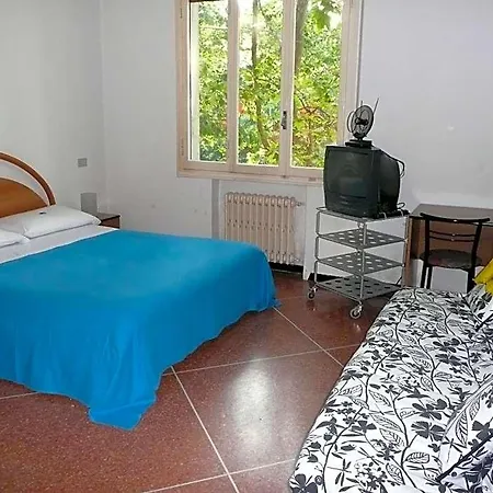 Hotel Triana E Tyche *