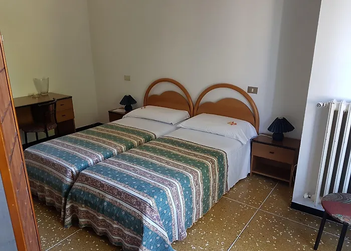 Ξενοδοχείο Triana E Tyche