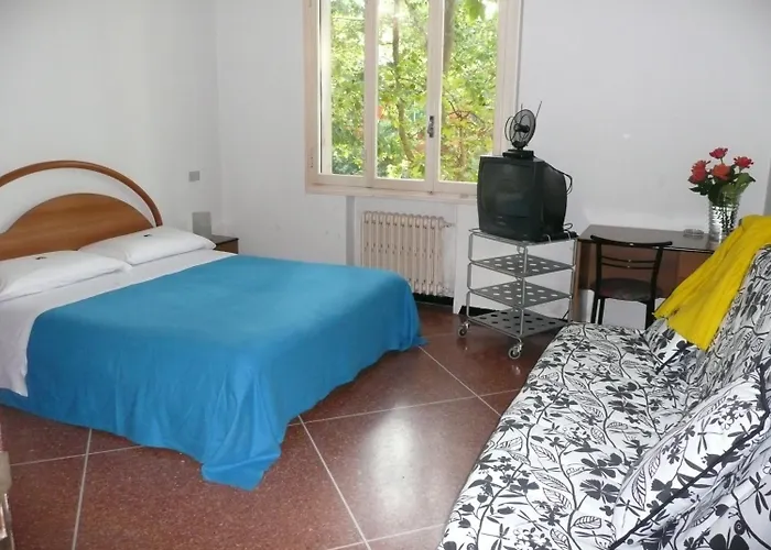 Ξενοδοχείο Triana E Tyche